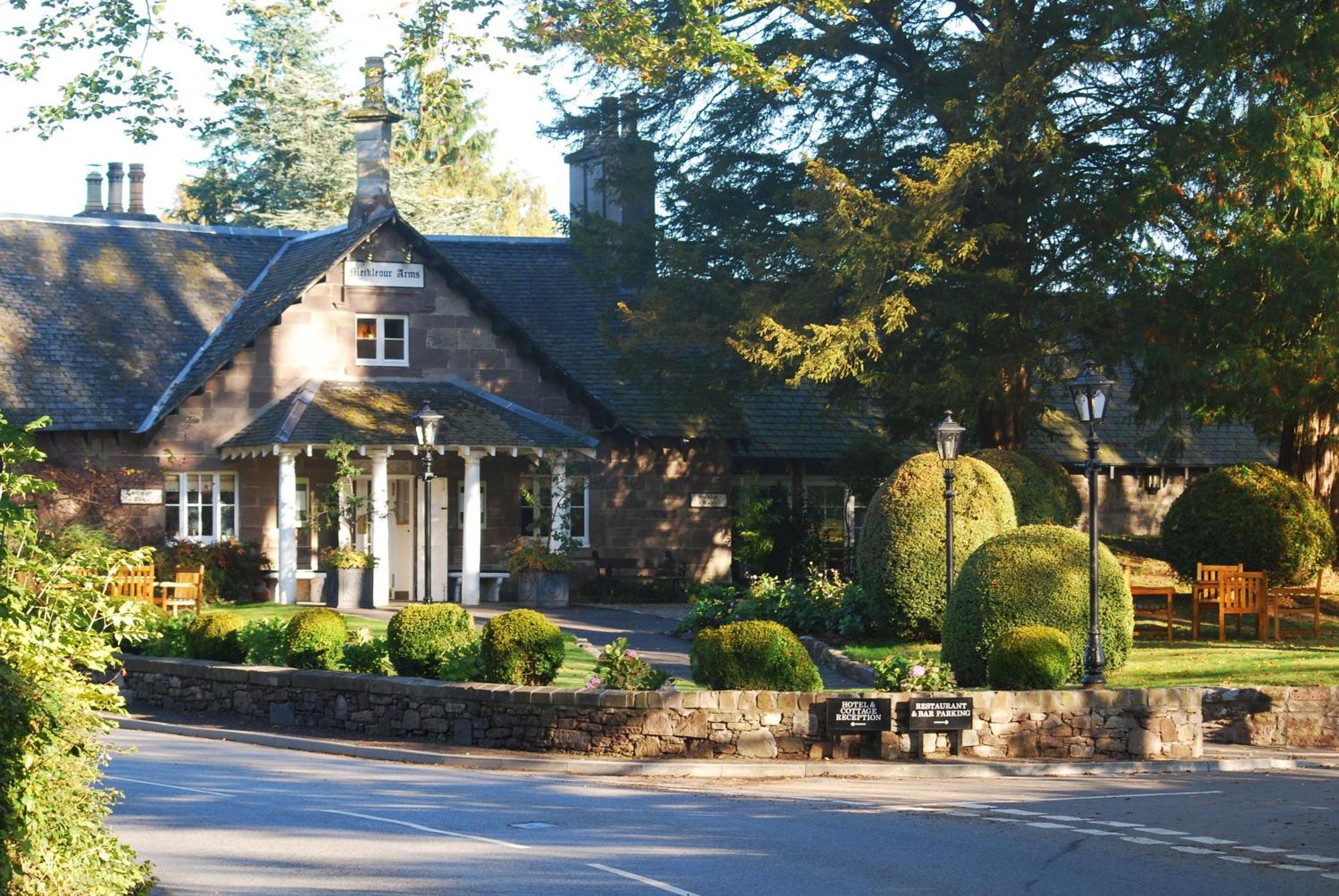 Meikleour Arms Hotel&Restaurant Exterior foto
